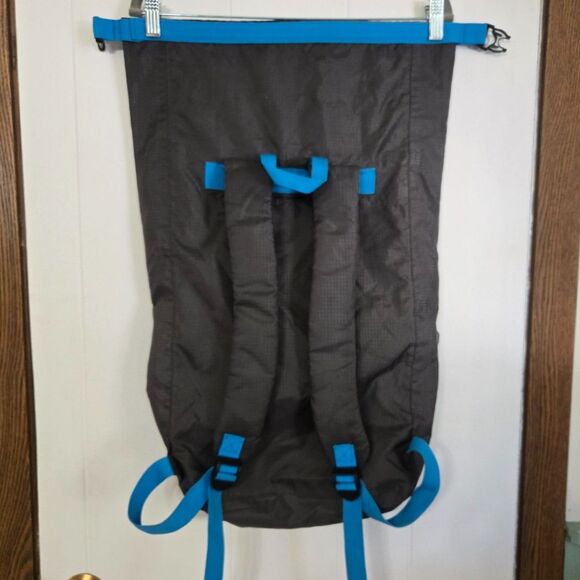 Geckobrands Waterproof Lightweight Backpack - Picture 3 of 10